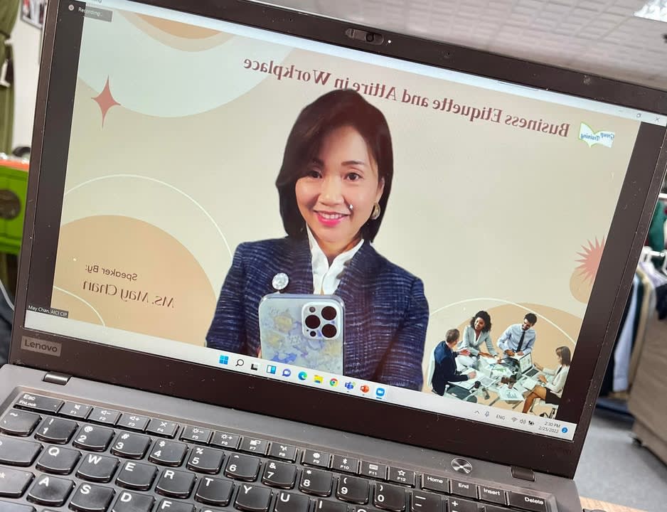 Online Service Etiquette Training